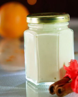 Crema de corp intens hidratanta cu migdale si lavanda