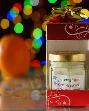 Crema de maini reparatoare cu portocala si scortisoara cu cutiuta cadou