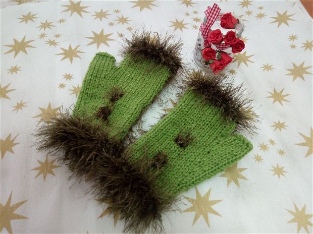 Mănuși tricotate verzi