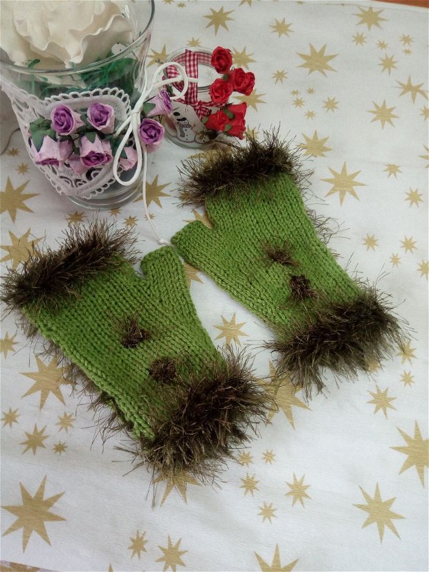 Mănuși tricotate verzi