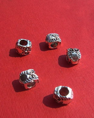Bufnita - margica tip Pandora aprox 10x8x8 mm