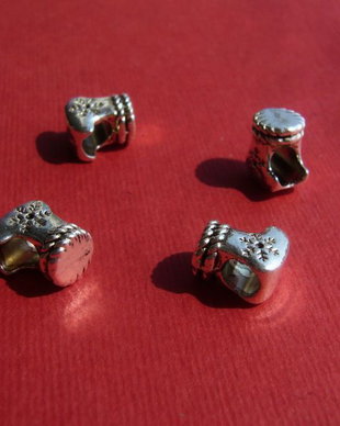 Sosetuta Craciun - margica tip Pandora aprox 10x8x8 mm