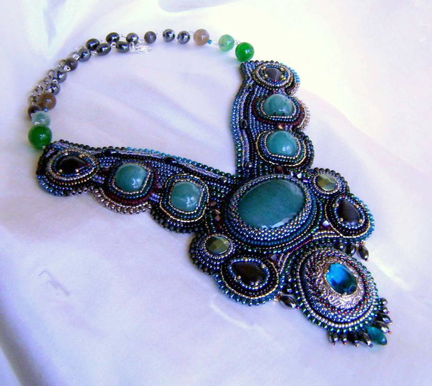 vandut /Colectia " Odoare din Izvoare "/ Mystic green - Podoabe/broderii manuale cu margelutze japoneze si cehesti, pietre, rasina, perle si aur/argint