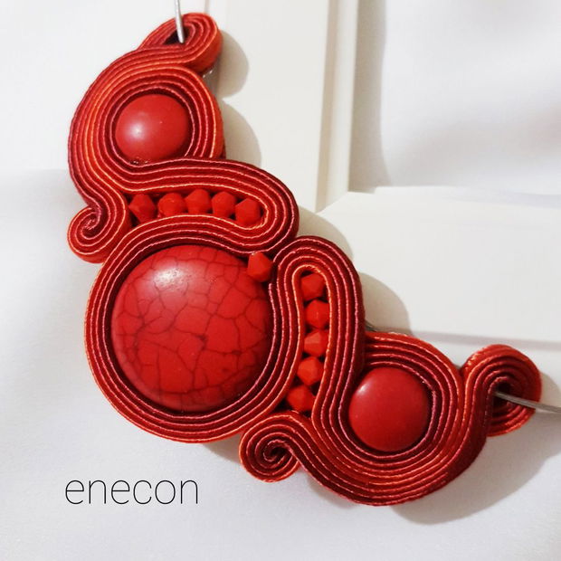 Colier soutache rosu