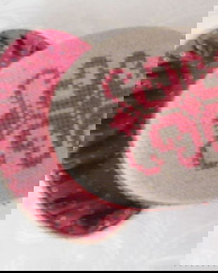 Cutie decorativa brodata