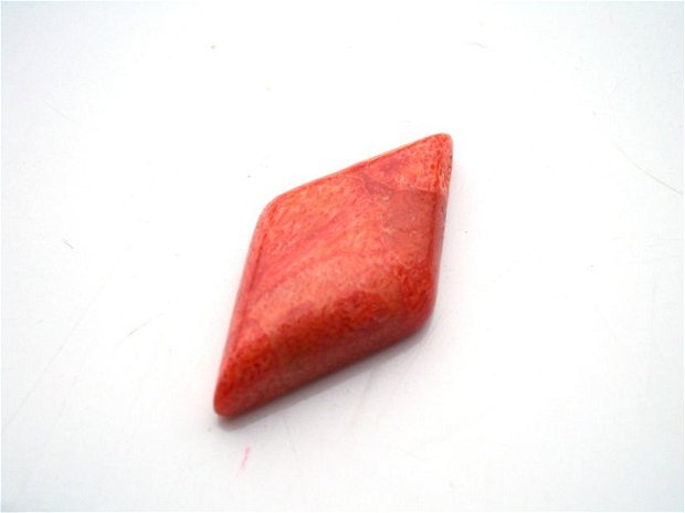 Cabochon red coral