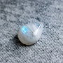 Moonstone rainbow  - aprox 16 x 12 mm [ Z09 ]