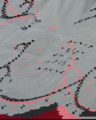 Fata de masa brodata