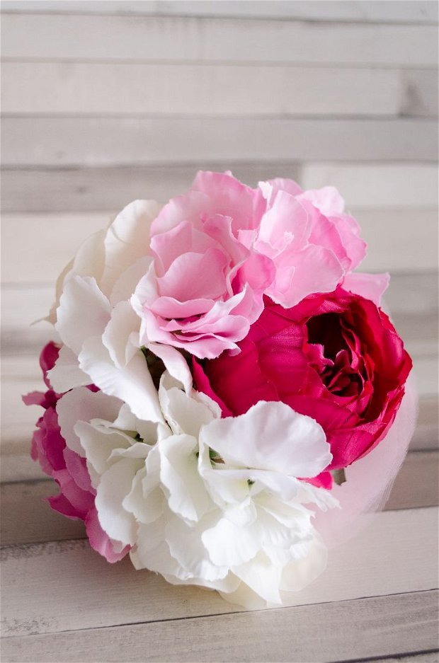 Buchete mici pentru domnisoare de onoare cu flori artificiale roz