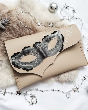 poseta plic handmade unicat din piele - Silver Mask