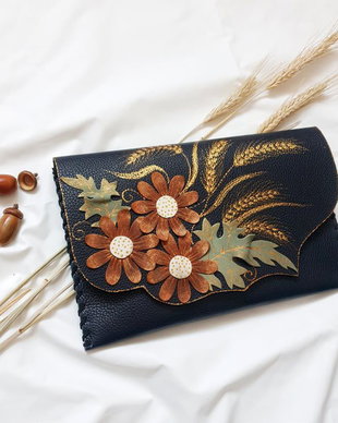 poseta plic handmade unicat din piele - Wildflowers and wheat