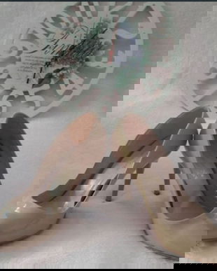 Pantofi stiletto,nude.