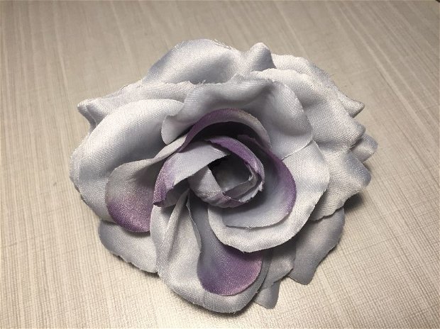 Trandafir (9,5cm) gri cu mov