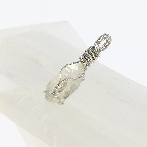 Diamant Herkimer - Pandantiv "Spirala vieții" cu cristal natural de Diamant de Herkimer cu doua varfuri. Pandantiv handmade. Unicat. Pandantiv din inox. Pandantiv pentru neutralizarea poluării electromagnetice.