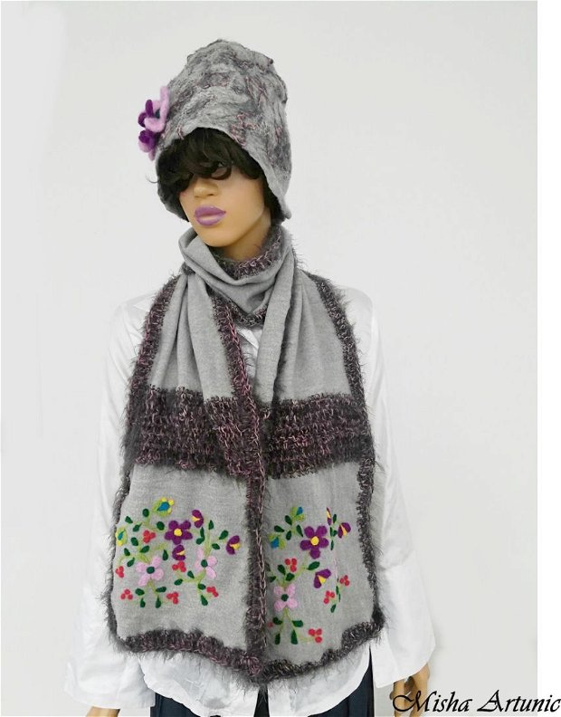 Vândut Fular din tricot, cu margini pufoase si motiv floral impaslit