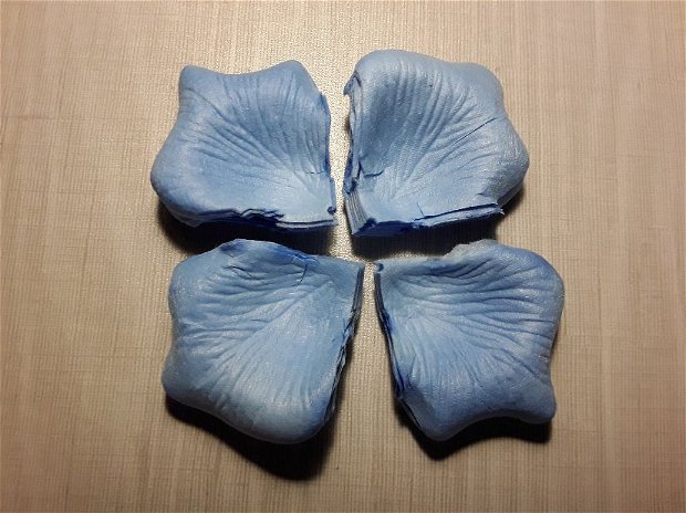 Set petale(150 buc), 5,7cm lungime, bleu