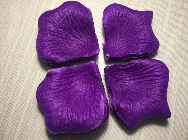 Set petale(150 buc), 5,7cm lungime, violet