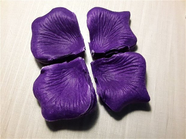 Set petale(150 buc), 5,7cm lungime, violet