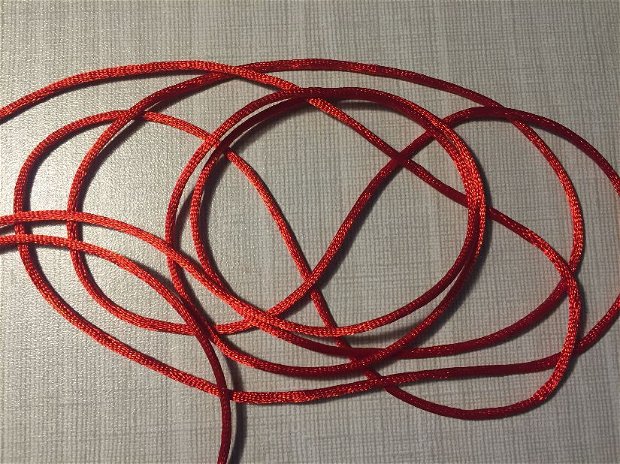 1m Șnur roșu (2 mm) satin