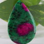 Pandantiv Ruby in Zoisite 44x29mm (1)