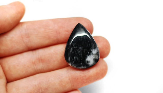 Cabochon lacrima - Gabbro