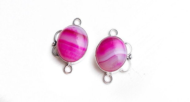 Pereche agate roz - in rama  de alama argintata