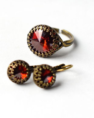 Inel si cercei din alama cu elemente Swarovski - rivoli  red magma