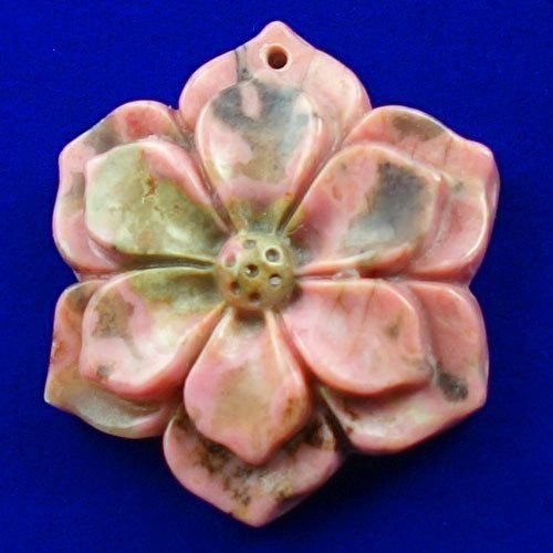 K0405 -  Pandantiv rodonit, floare sculptata manual, roz prafuit, 35x31x9mm