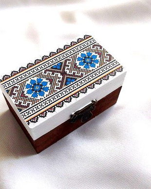 cutie cu motiv traditional 33666