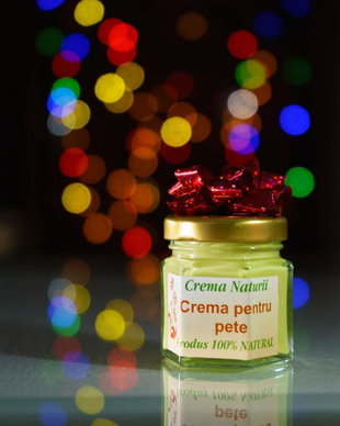 Crema pentru pete si pistrui cu turmeric si castravete