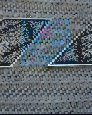 Pudriera vintage goblen