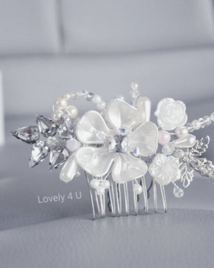 Accesoriul par mireasa cu cristale și perle Swarovski