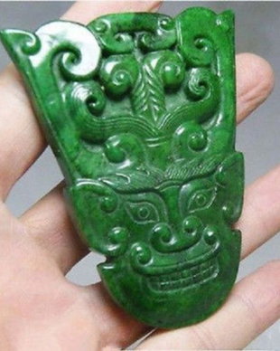 K0622 - Pandantiv, amuleta, jad verde, masca, 80x60x8mm
