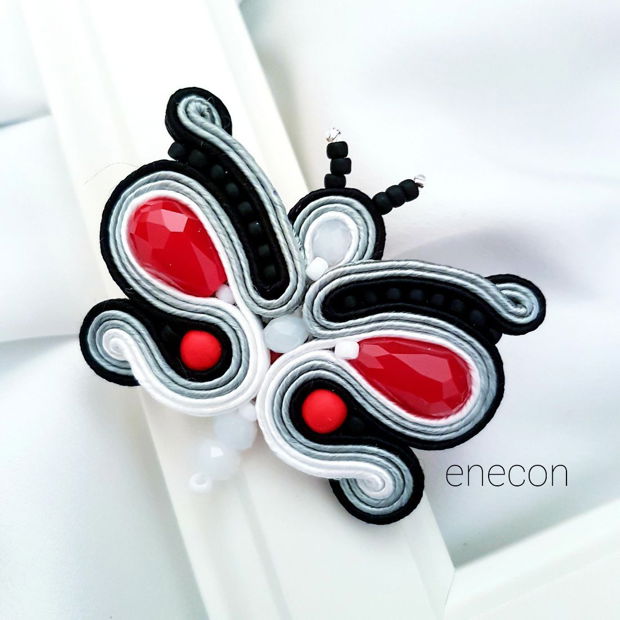 Brosa-martisor soutache fluture