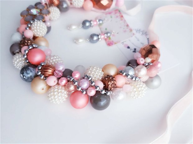 Colier elegant, Colier cu perle și cristale