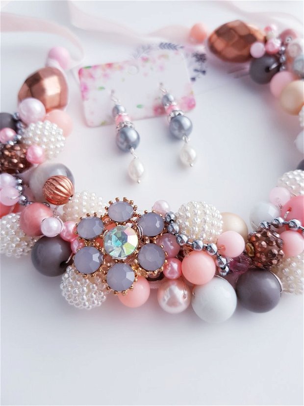 Colier elegant, Colier cu perle și cristale