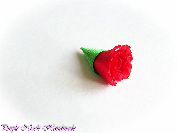 Garofita rosie - martisor floare handmade