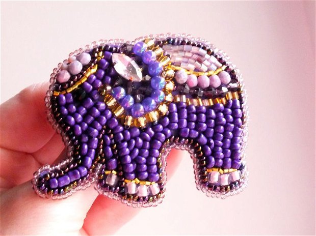 Brosa - Elefantul Purple