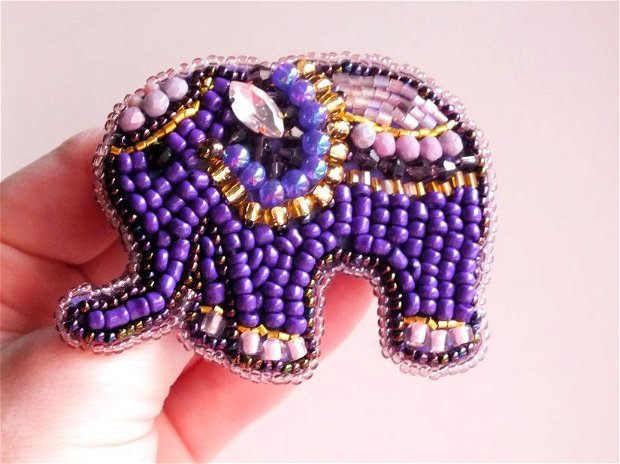 Brosa - Elefantul Purple