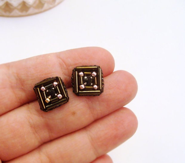 Cercei negri cu cristale Swarovski, Cercei patrati