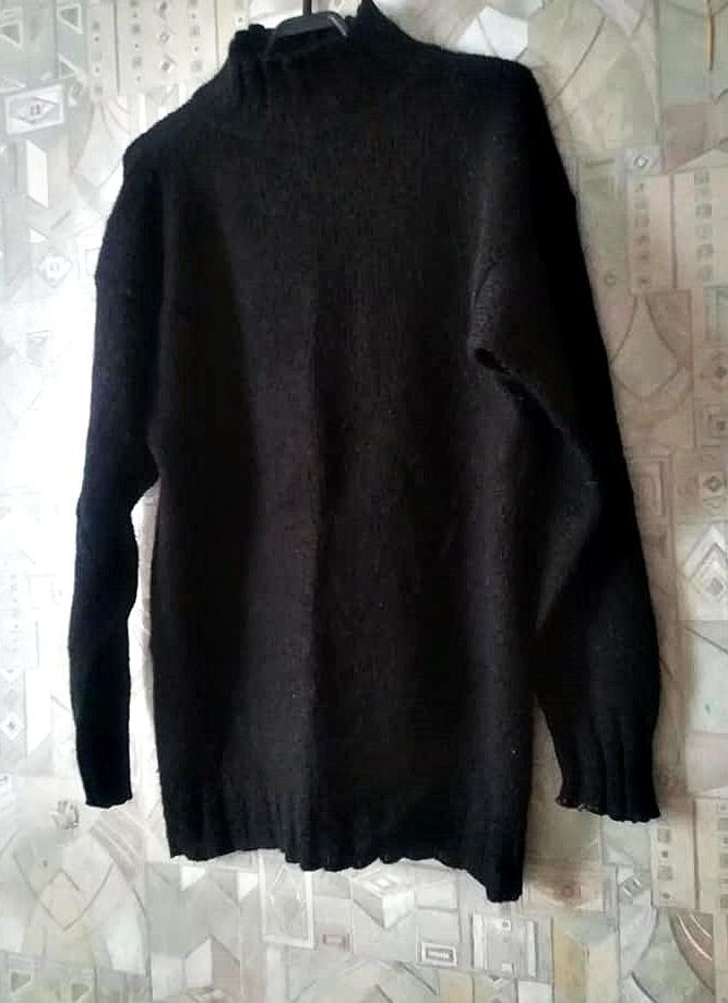 pulover negru de lana , XL
