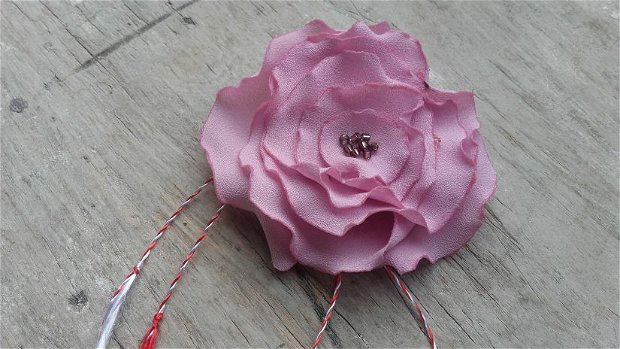 Brosa - martisor "Floare roz"