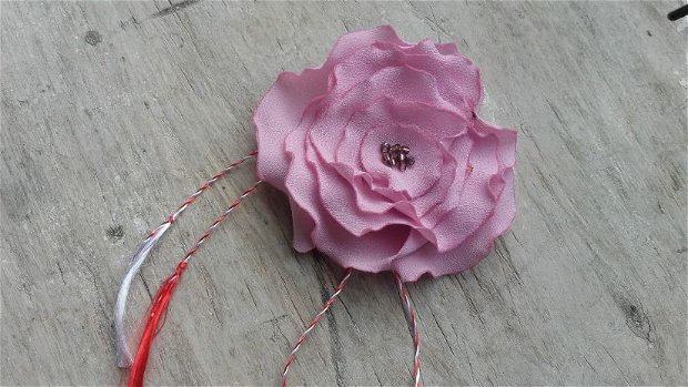 Brosa - martisor "Floare roz"