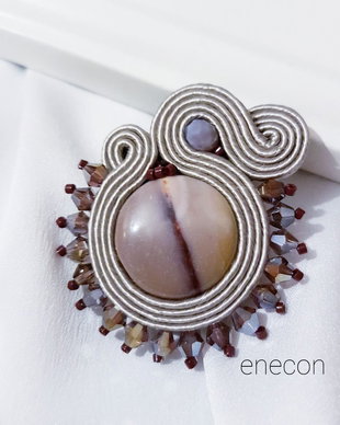 Brosa soutache