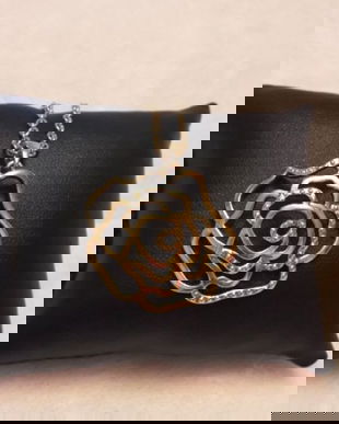 Colier lung,pandant trandafir.