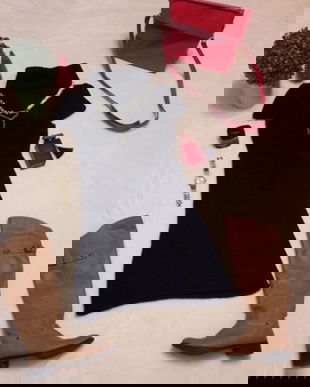 Rochie scurta tricotata.