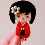 Brosa Martisor - Papusica Red Chimono