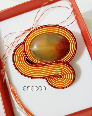 Brosa-martisor soutache portocaliu cu agat