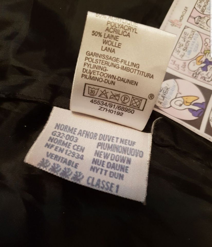 Geaca Moncler,guler blana naturală.