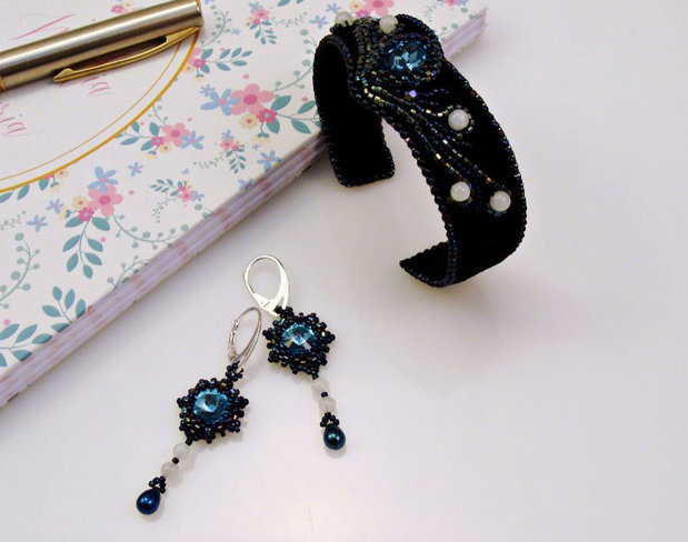 Set bratara fixa din piele si cercei cu cristale Swarovski